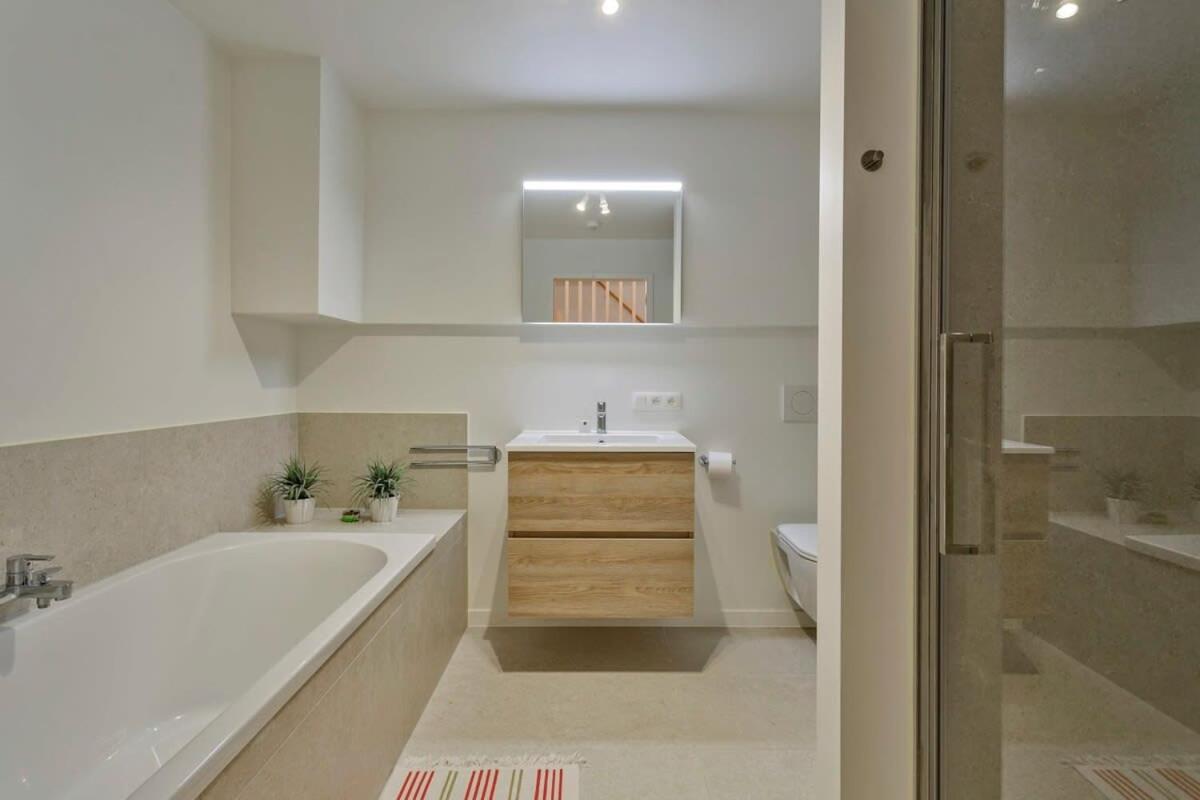 Huswell - Stunning Apartment At The Beachfront Of 데한 외부 사진